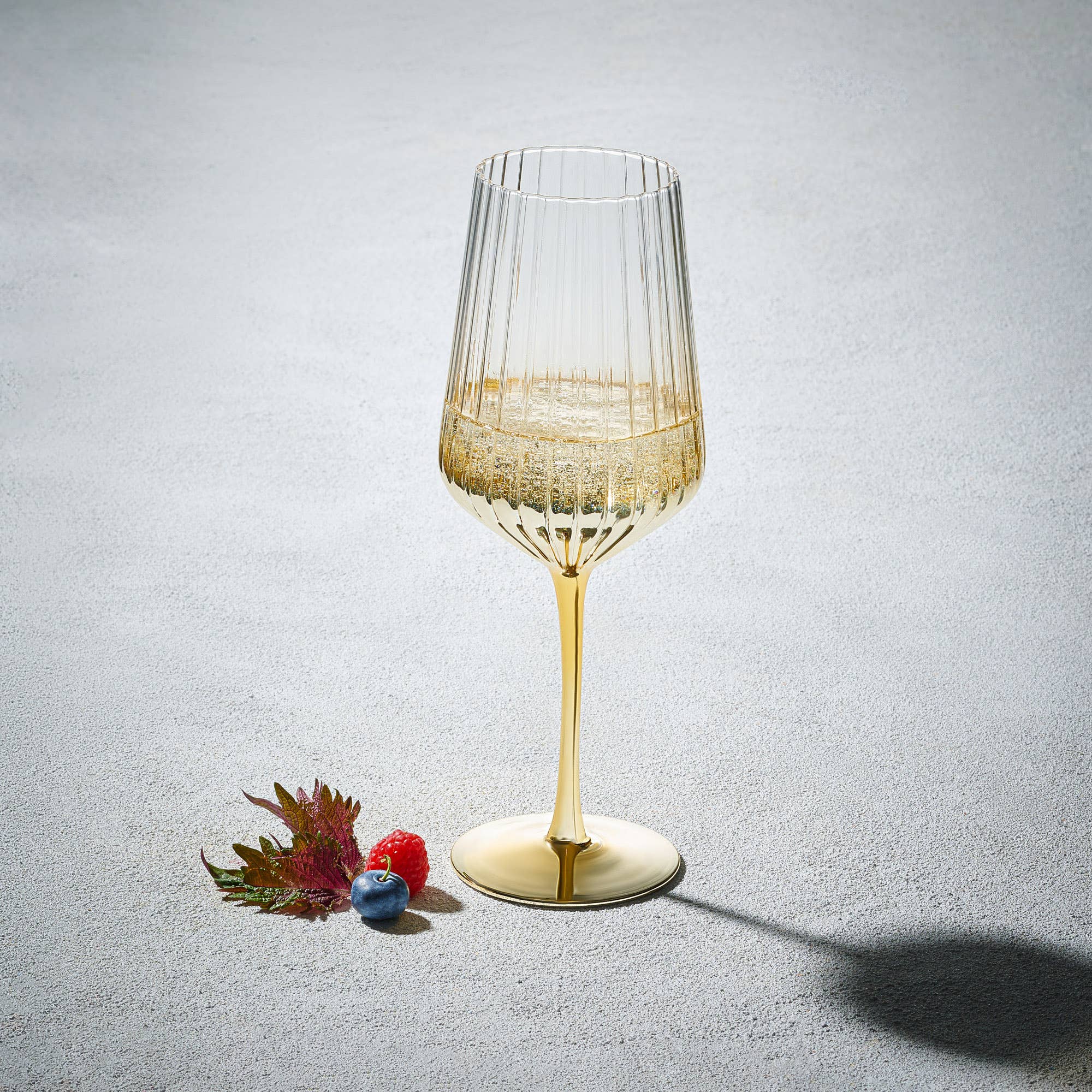Vikko Decor- Elegant, Gold, Wine Glass, 16 Oz