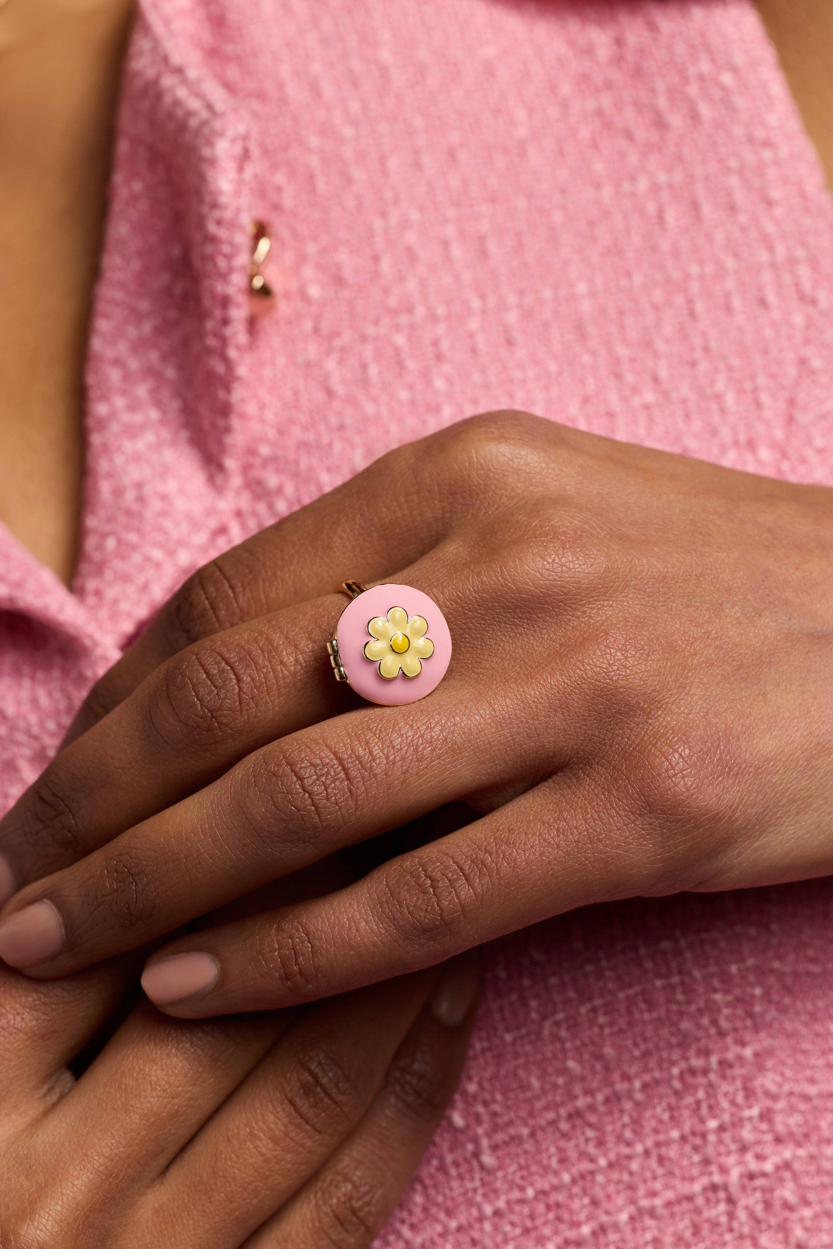 60s Hair Dryer & Curler Locket Ring: Gold