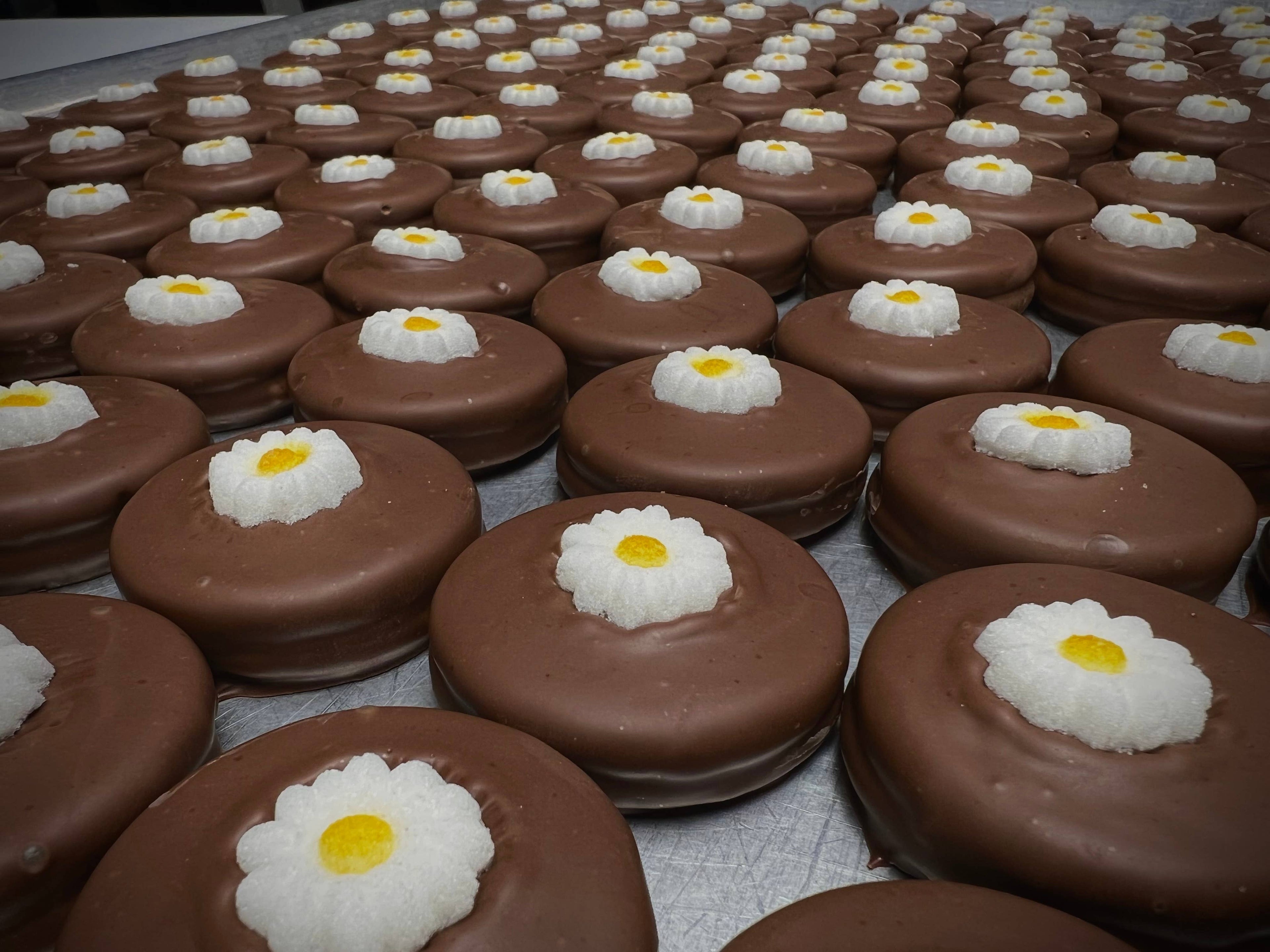 O’Daisies 🌸 O’Oreo w/ Milk Chocolate White w/ Yellow 3 Pack