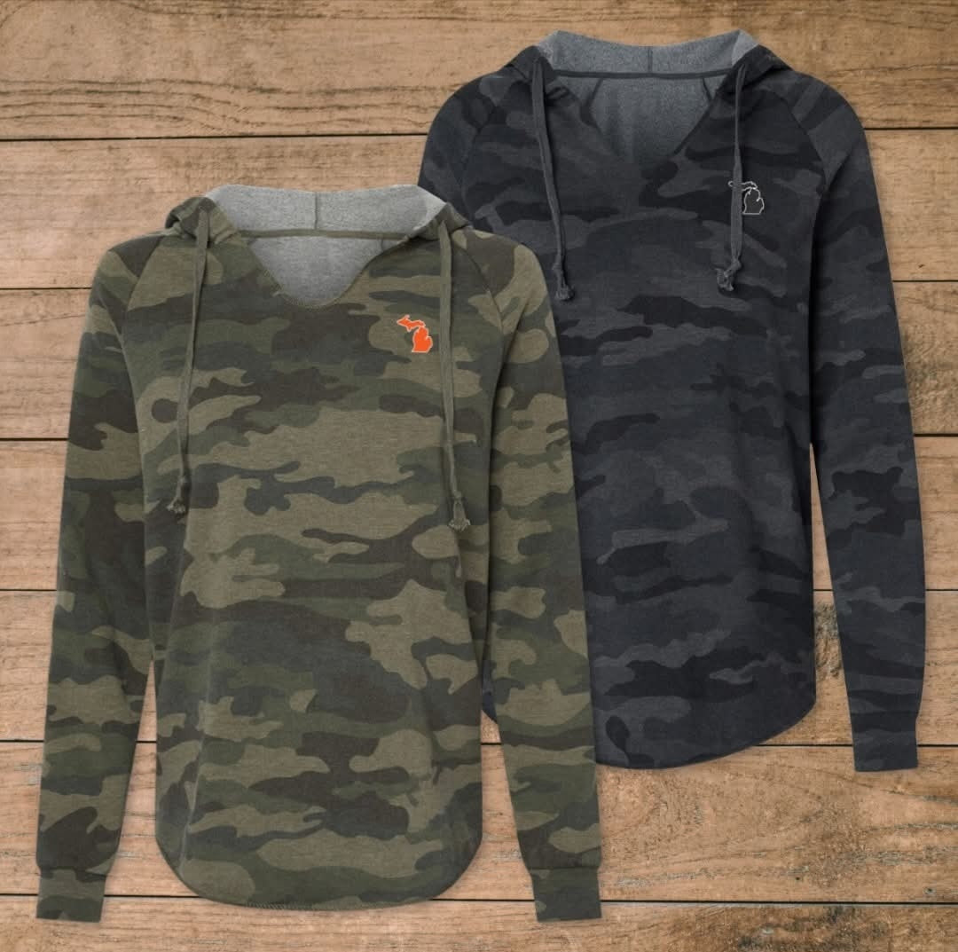 Mi Women Camo v-neck blck