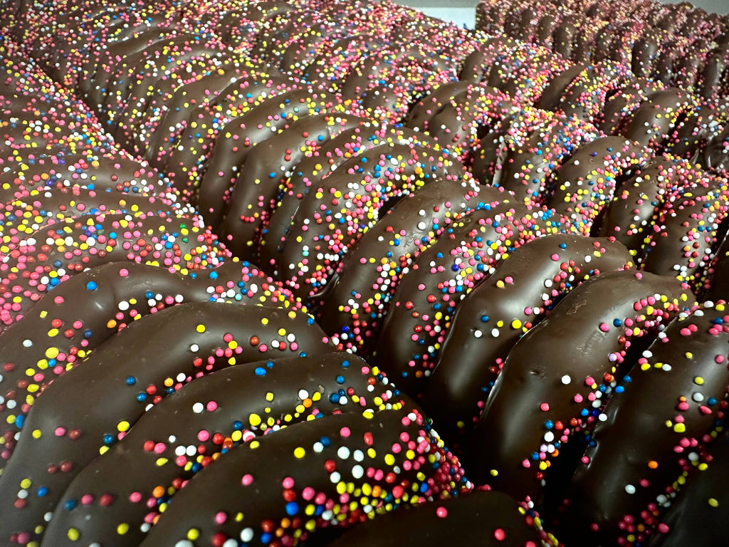 O’Gourmet Dark Chocolate 2PK Pretzel w/ Nonpareils 🥨