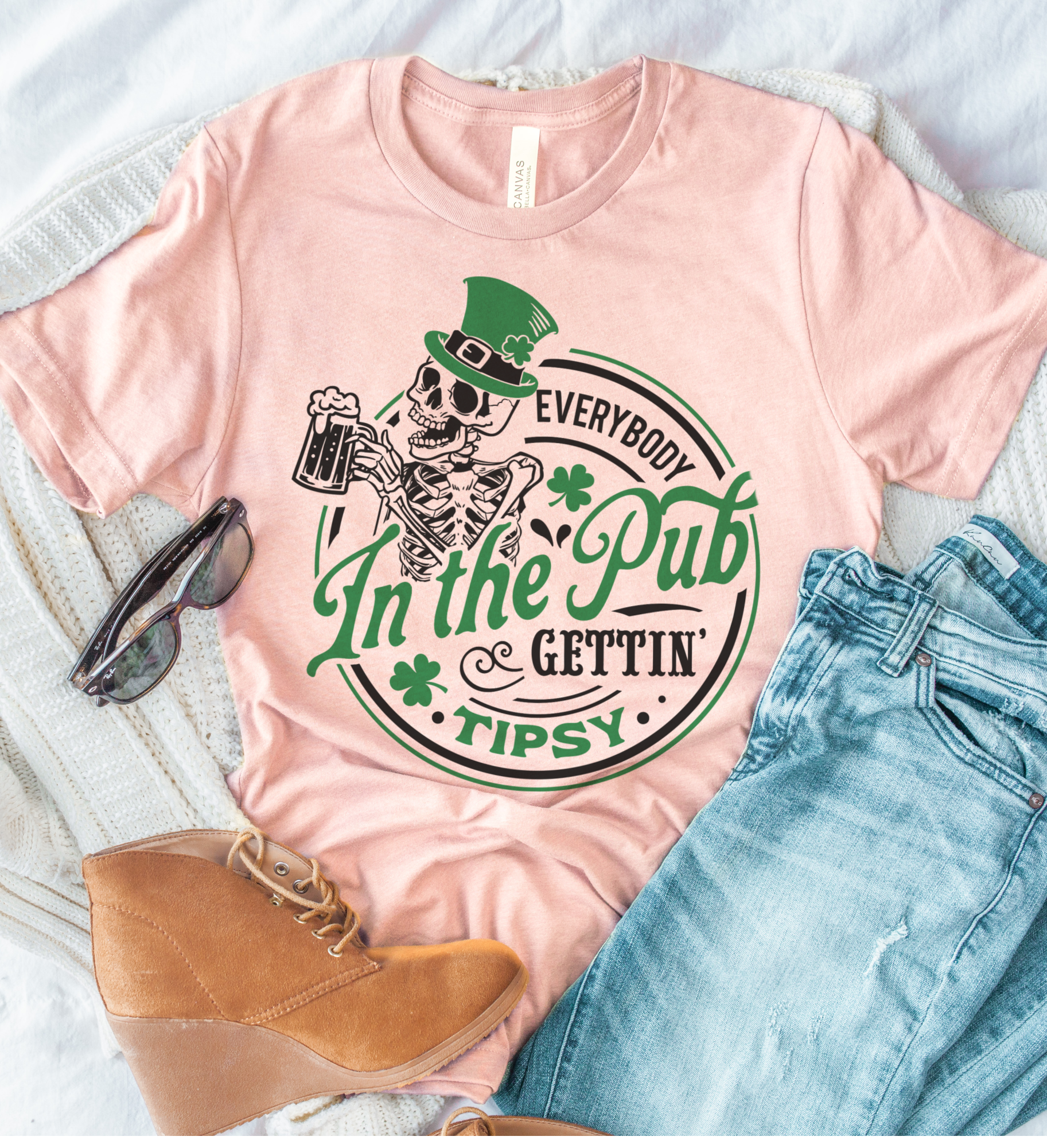 St. Pattys Everybody In The Pub Vintage Graphic Tee: Citron / XL Unisex