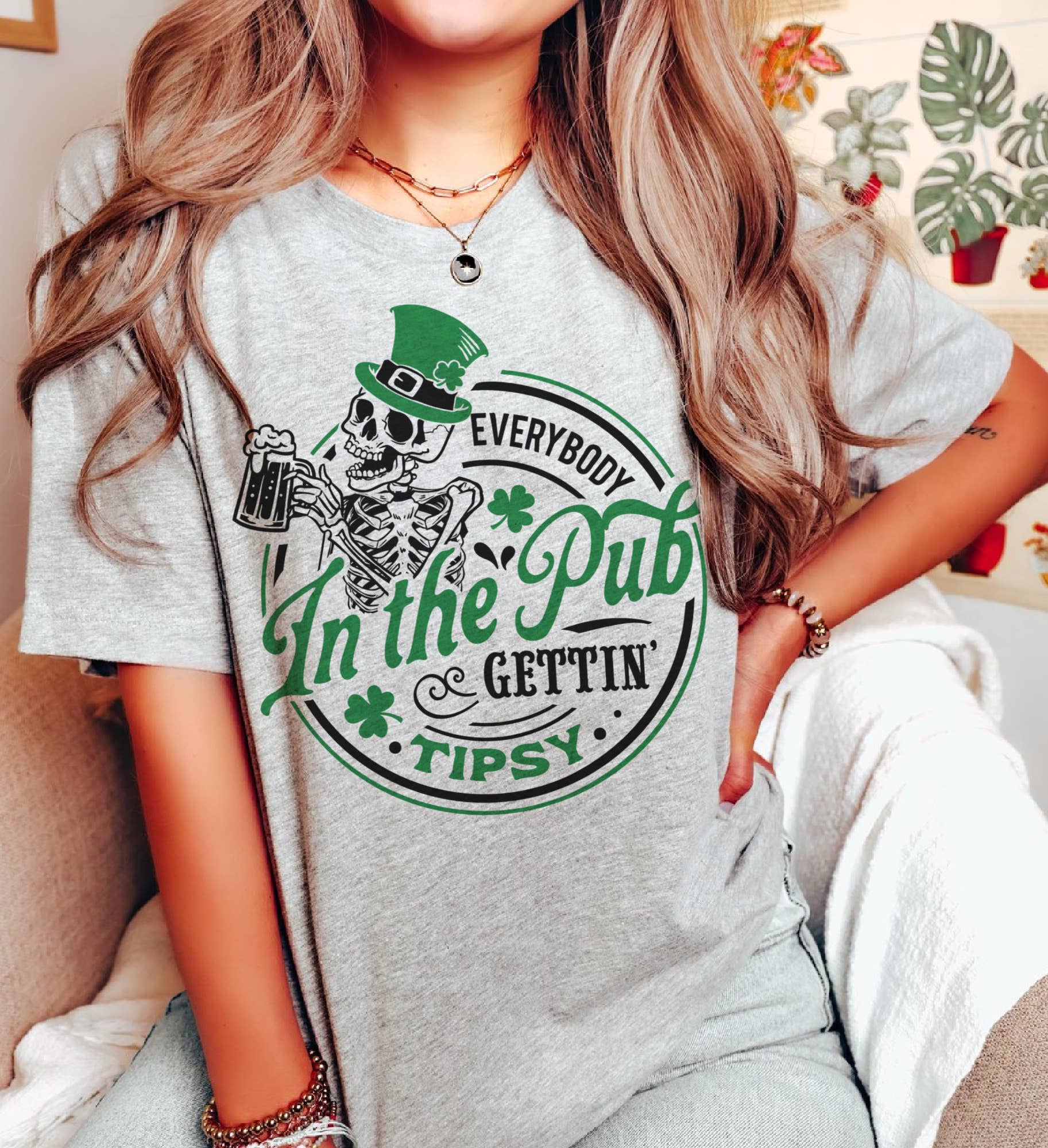 St. Pattys Everybody In The Pub Vintage Graphic Tee: Citron / LG Unisex