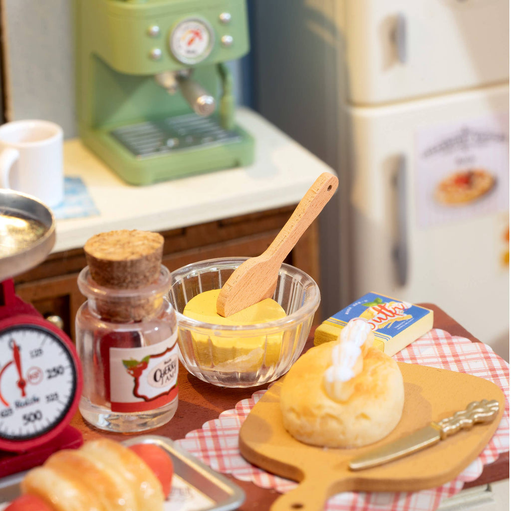 DIY Miniature House Kit: Baking Kitchen