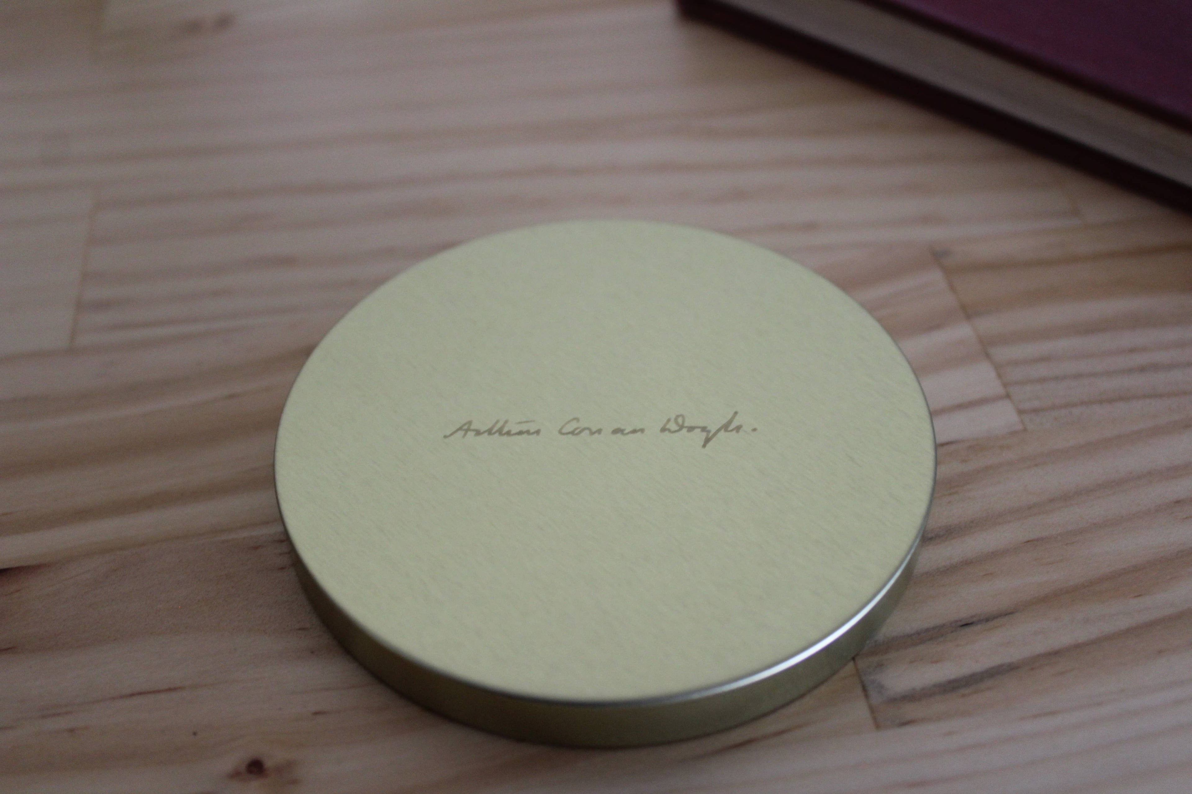 Baker St – Literary Candle | Plot Devices Collection