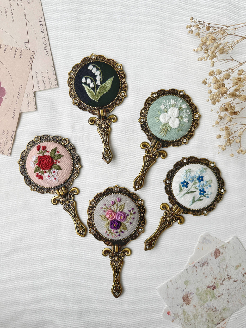 Floral Embroidered Round Folding Mirror, Collection Aura✅: 2. Green