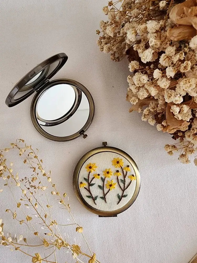 Floral Embroidered Compact Mirror, Collection Sophia ✅: 6. Yellow flower