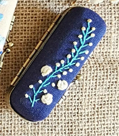 Vintage Embroidered Lipstick Case (NO MIRROR)🪡: Navy