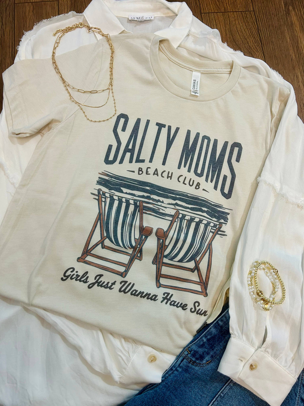 Salty Moms Graphic Tee: L