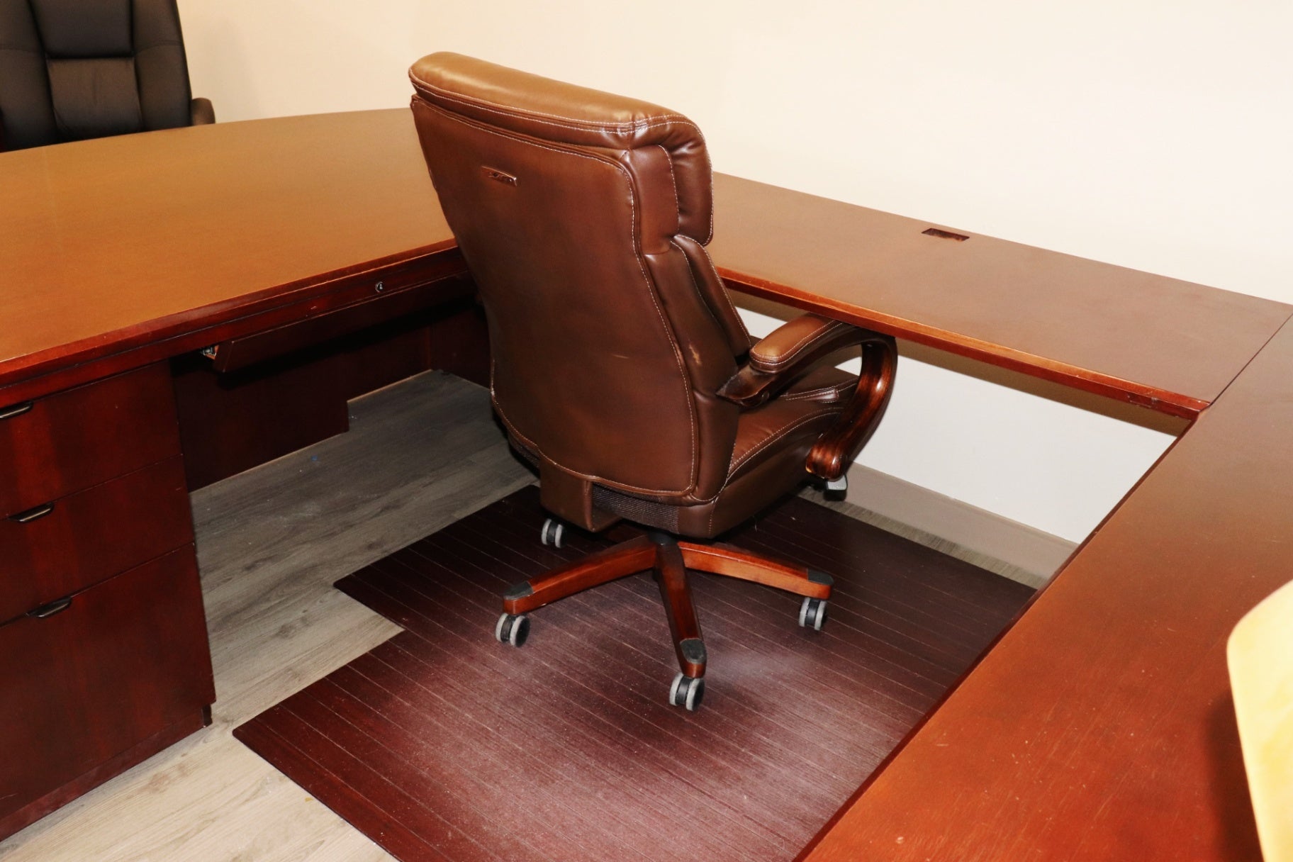 EXECUTIVE SHOWROOM SUITE  OFS Indiana Heritage Cherry Wood U-Desk
