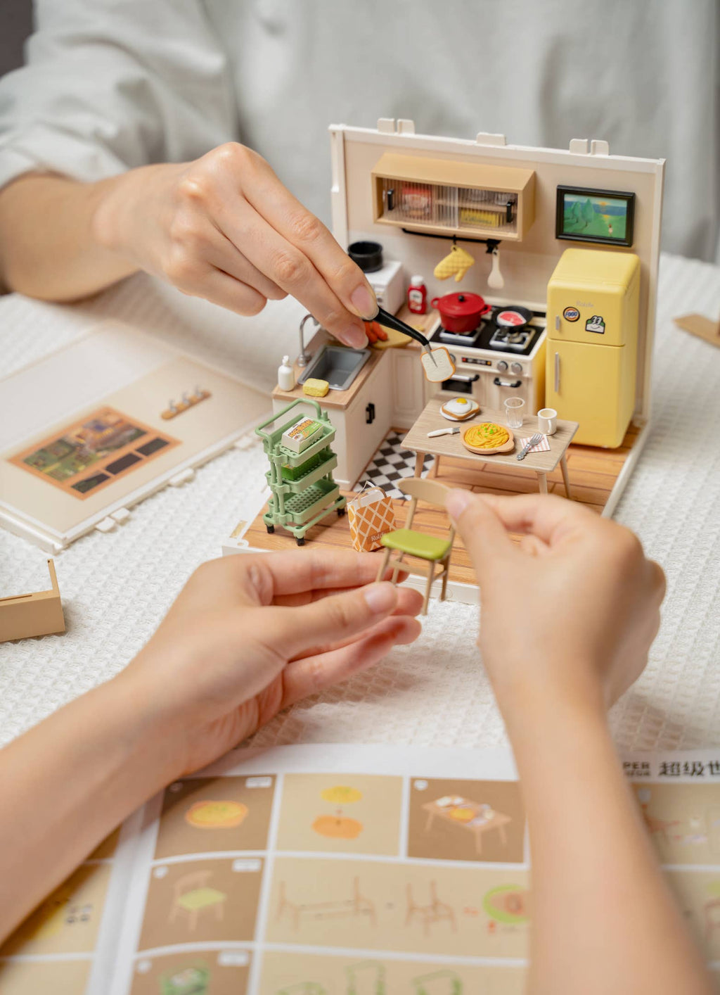 DIY Miniature House Kit: Happy Meals Kitchen