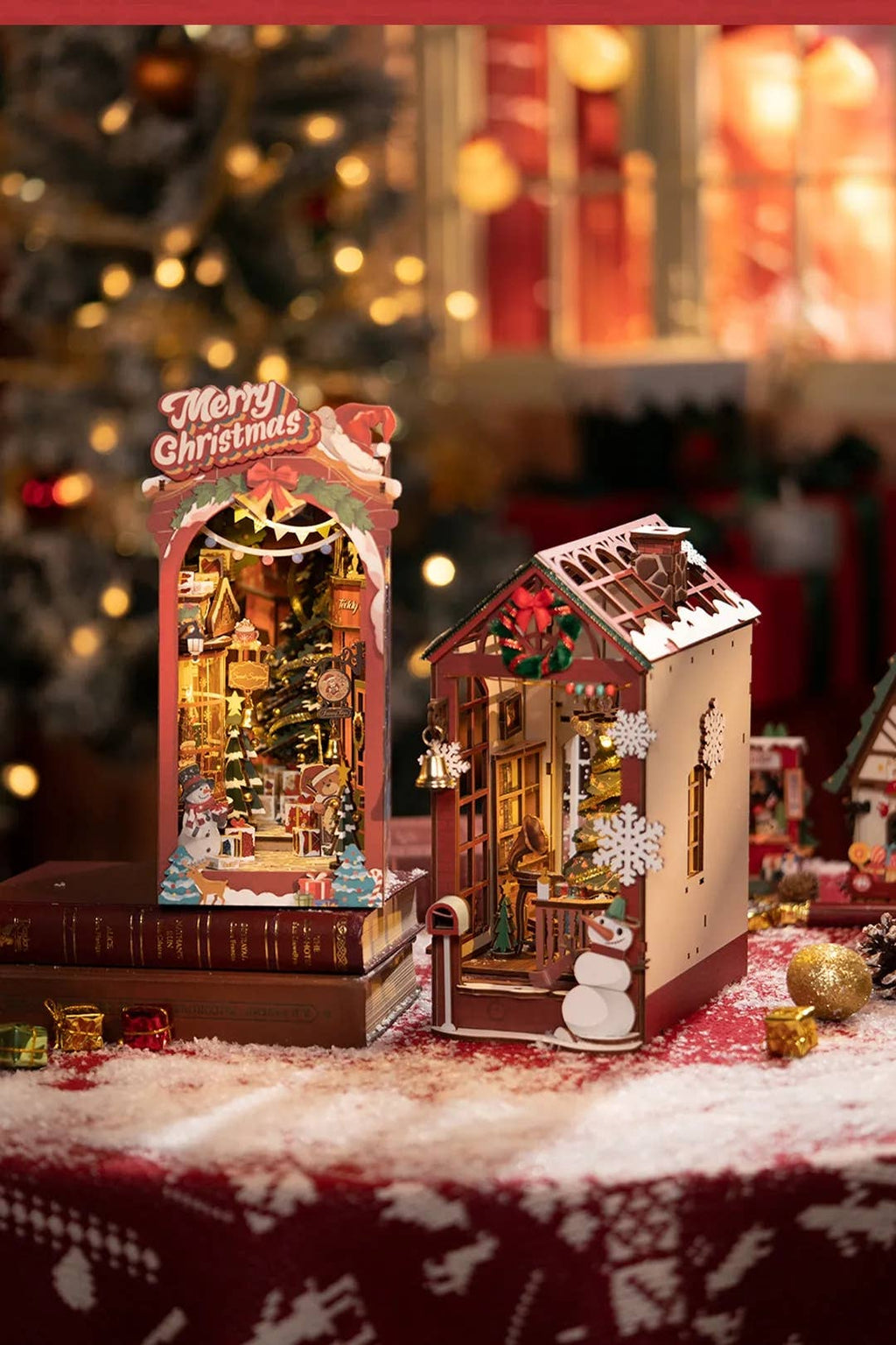DIY Book Nook Kit: Christmas Indoor Scene