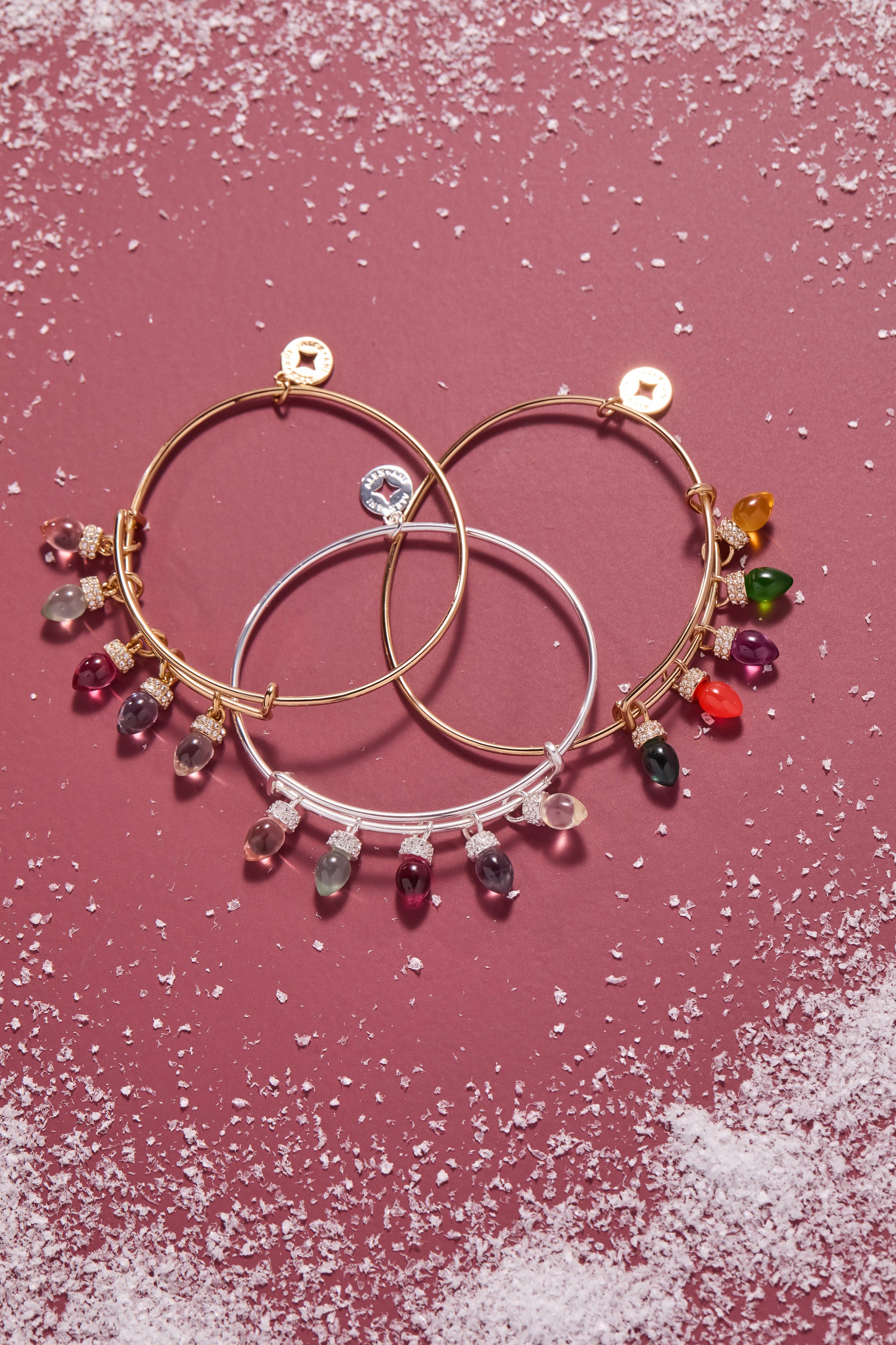 Christmas Light Bulb Charm Bangle: Gold