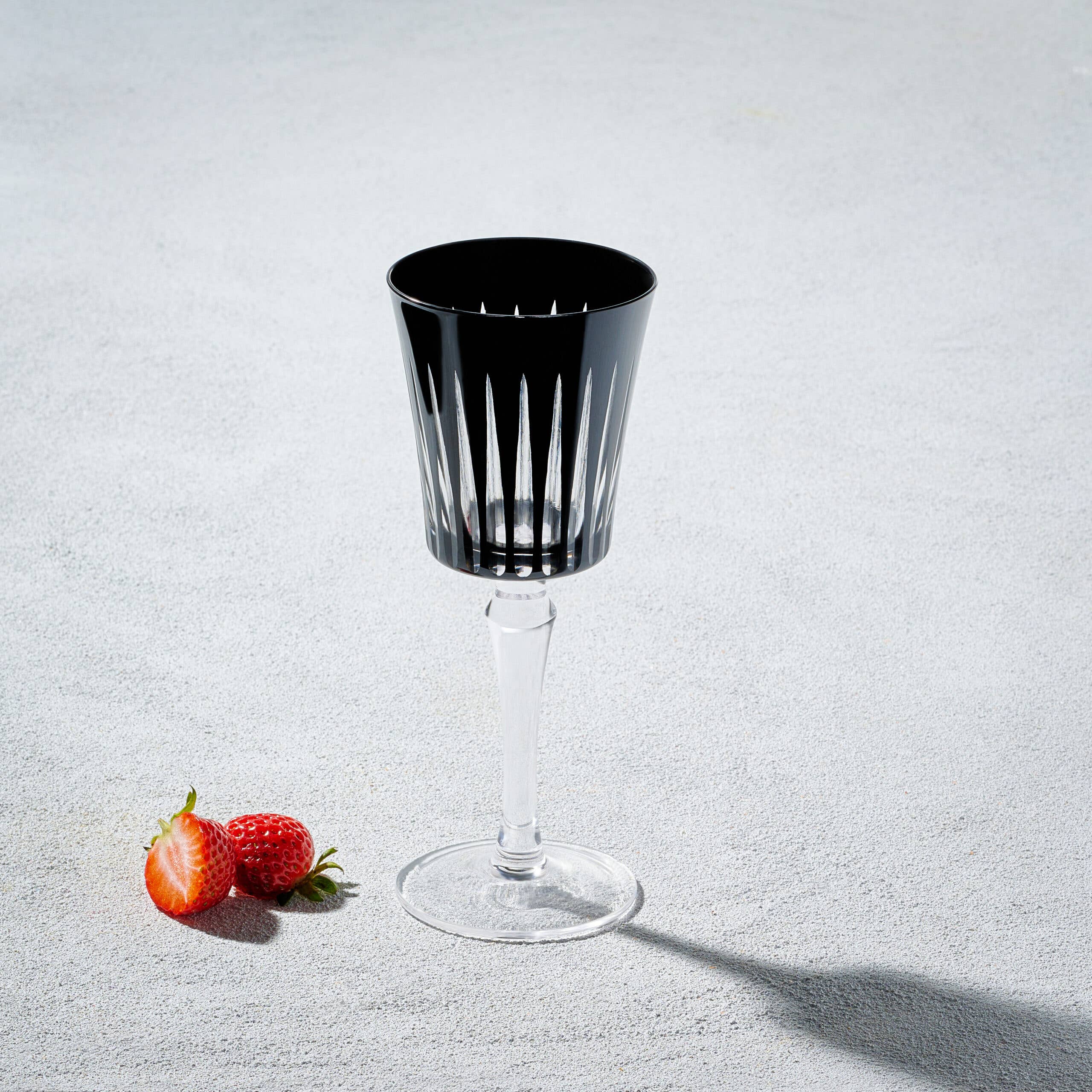 Vikko Décor - Timeless, 8oz Wine Glass, Black