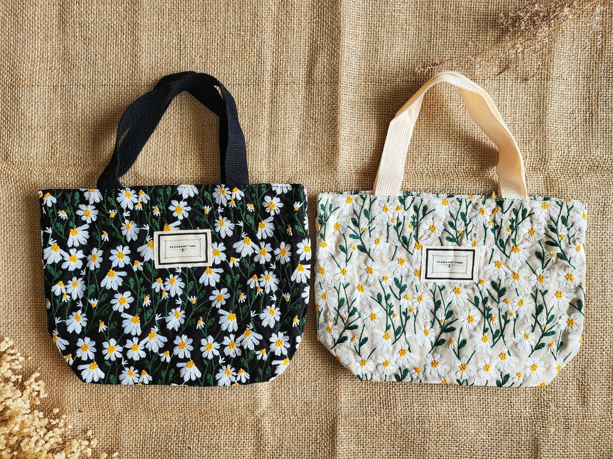Cute Daisy Embroidered Lunch Bag: Black