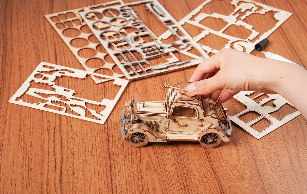 3D Laser Cut Wooden Puzzle: Vintage Car
