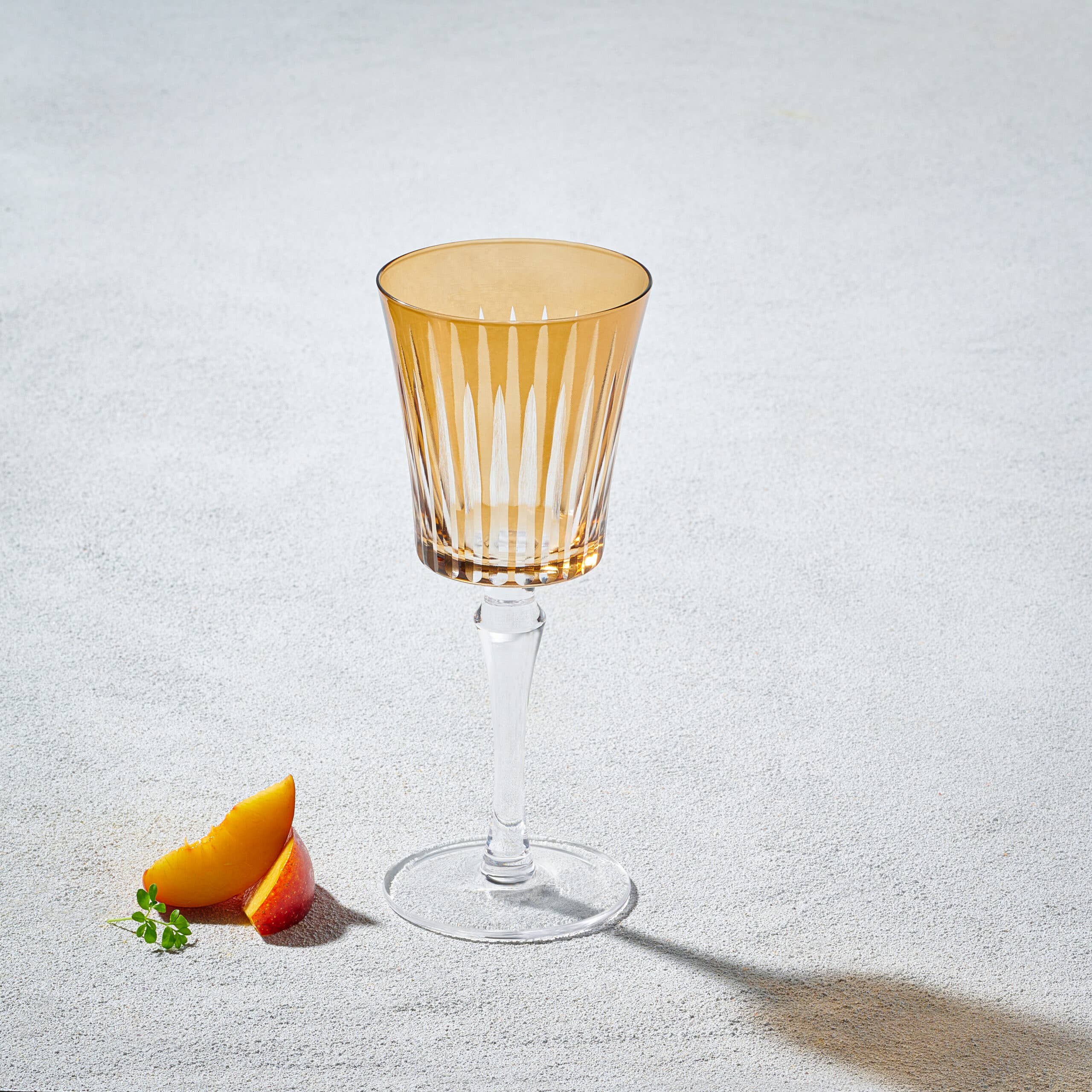 Vikko Décor - Timeless, 8oz Wine Glass, Amber