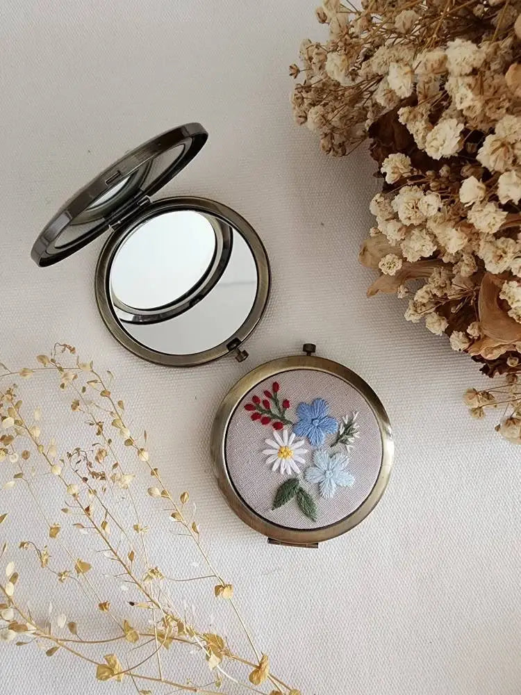 Floral Embroidered Compact Mirror, Collection Sophia ✅: 6. Yellow flower