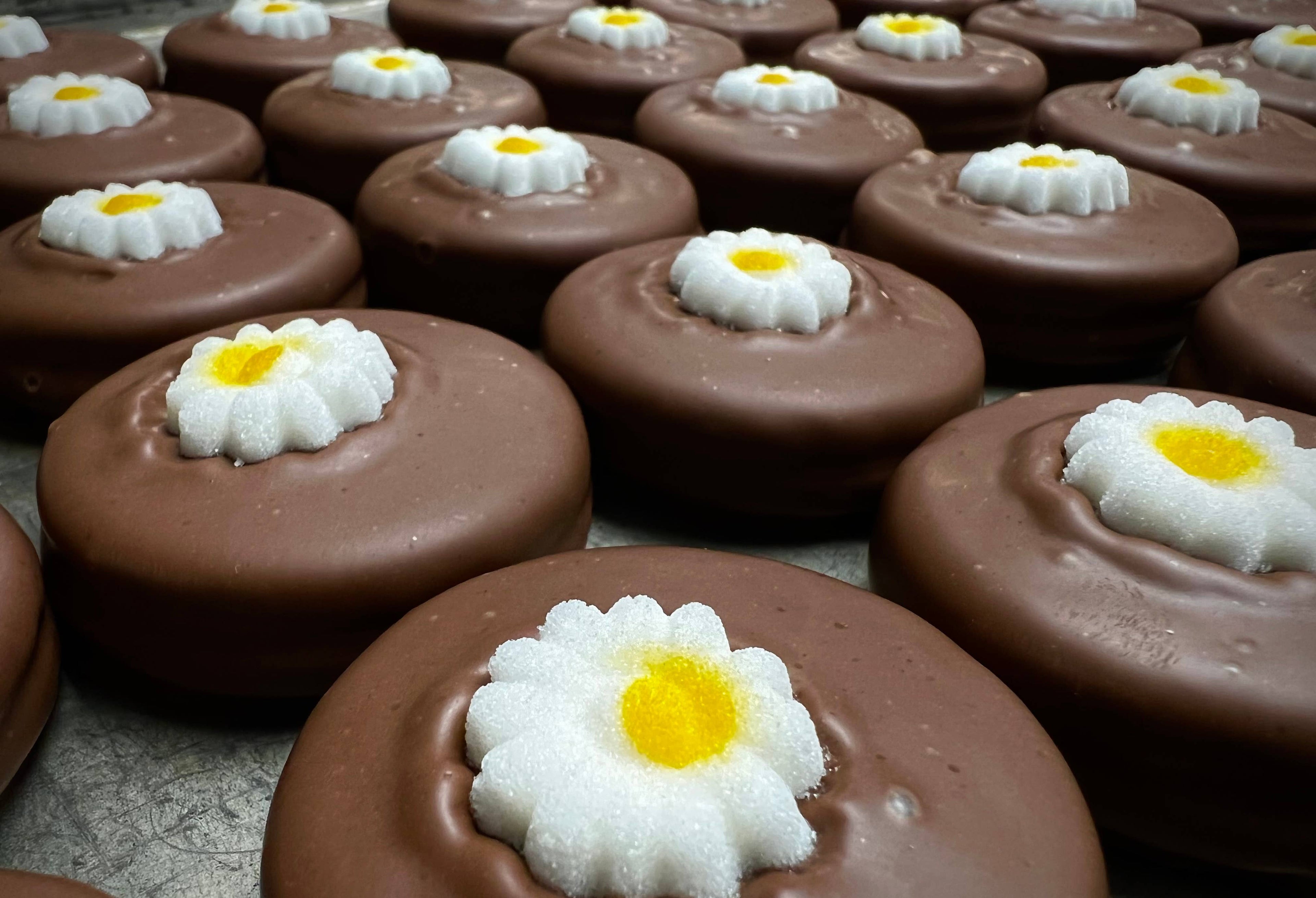 O’Daisies 🌸 O’Oreo w/ Milk Chocolate White w/ Yellow 3 Pack