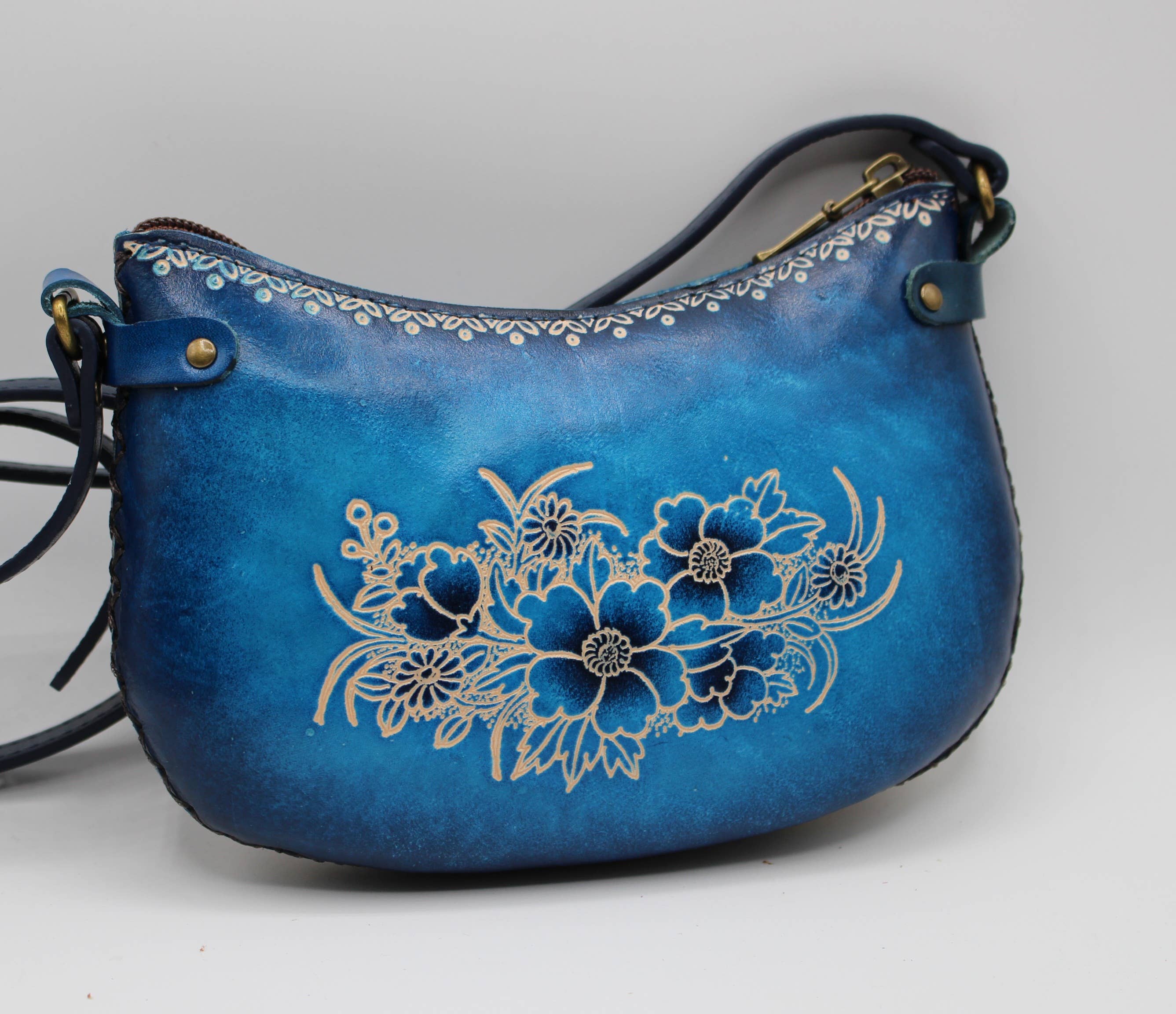Leather deer purse cross body curvy shape phone bag