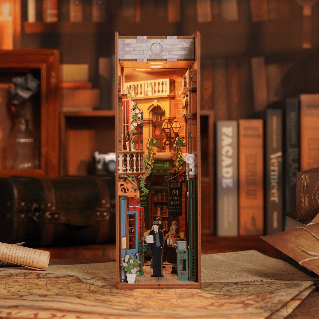 DIY Book Nook Kit: 84 Charing Cross Road