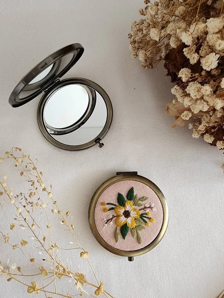 Floral Embroidered Compact Mirror, Collection Sophia ✅: 6. Yellow flower