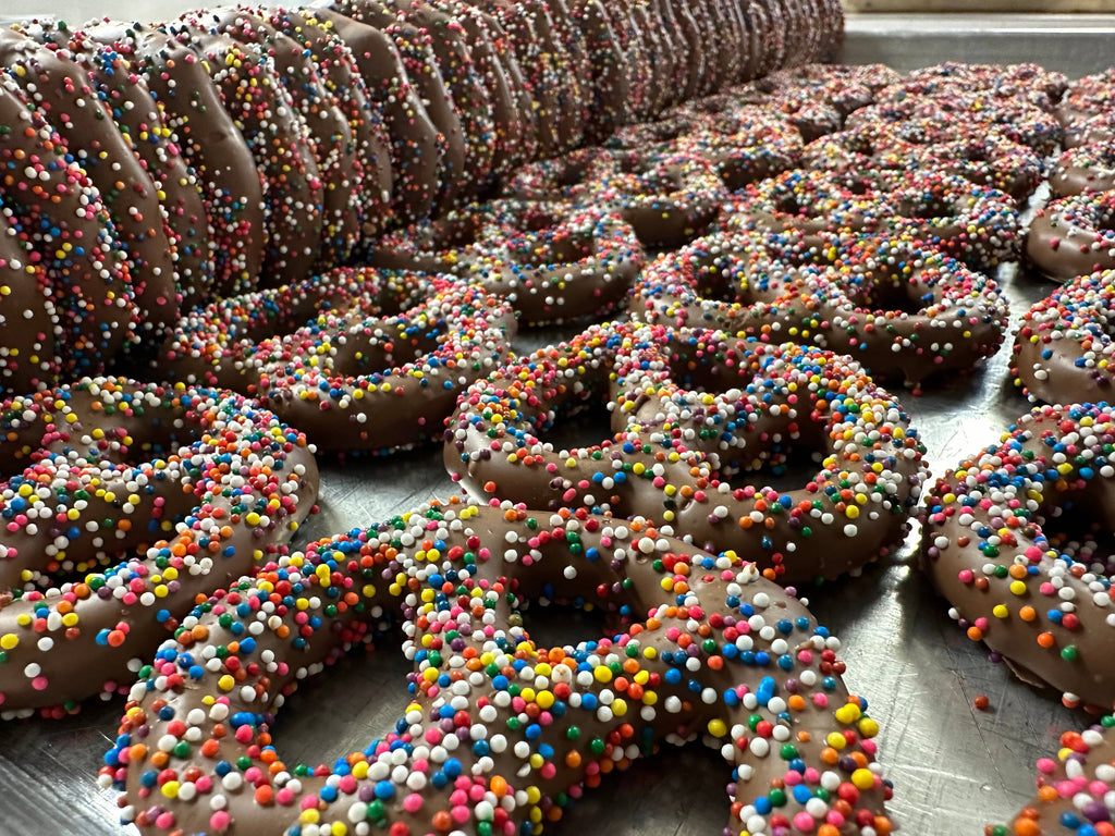 O’Gourmet MILK Chocolate 2PK Pretzel w/ Nonpareils 🥨 