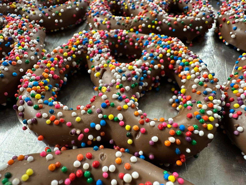 O’Gourmet MILK Chocolate 2PK Pretzel w/ Nonpareils 🥨 