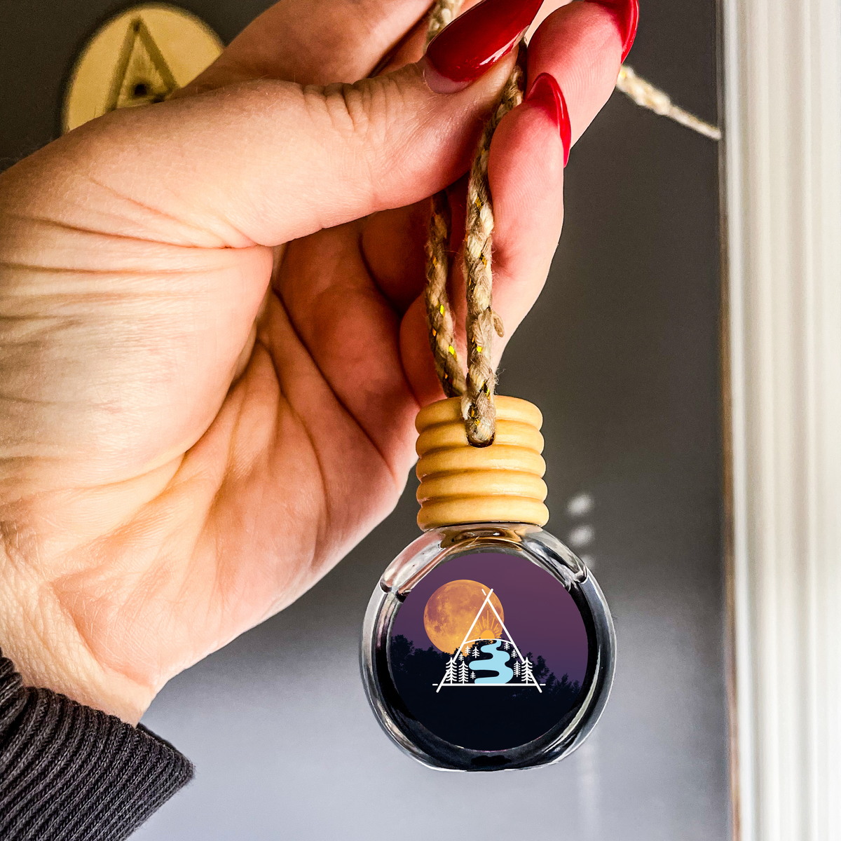 Dahlia, Musk, Amber Hanging Car Diffuser/Air Freshener
