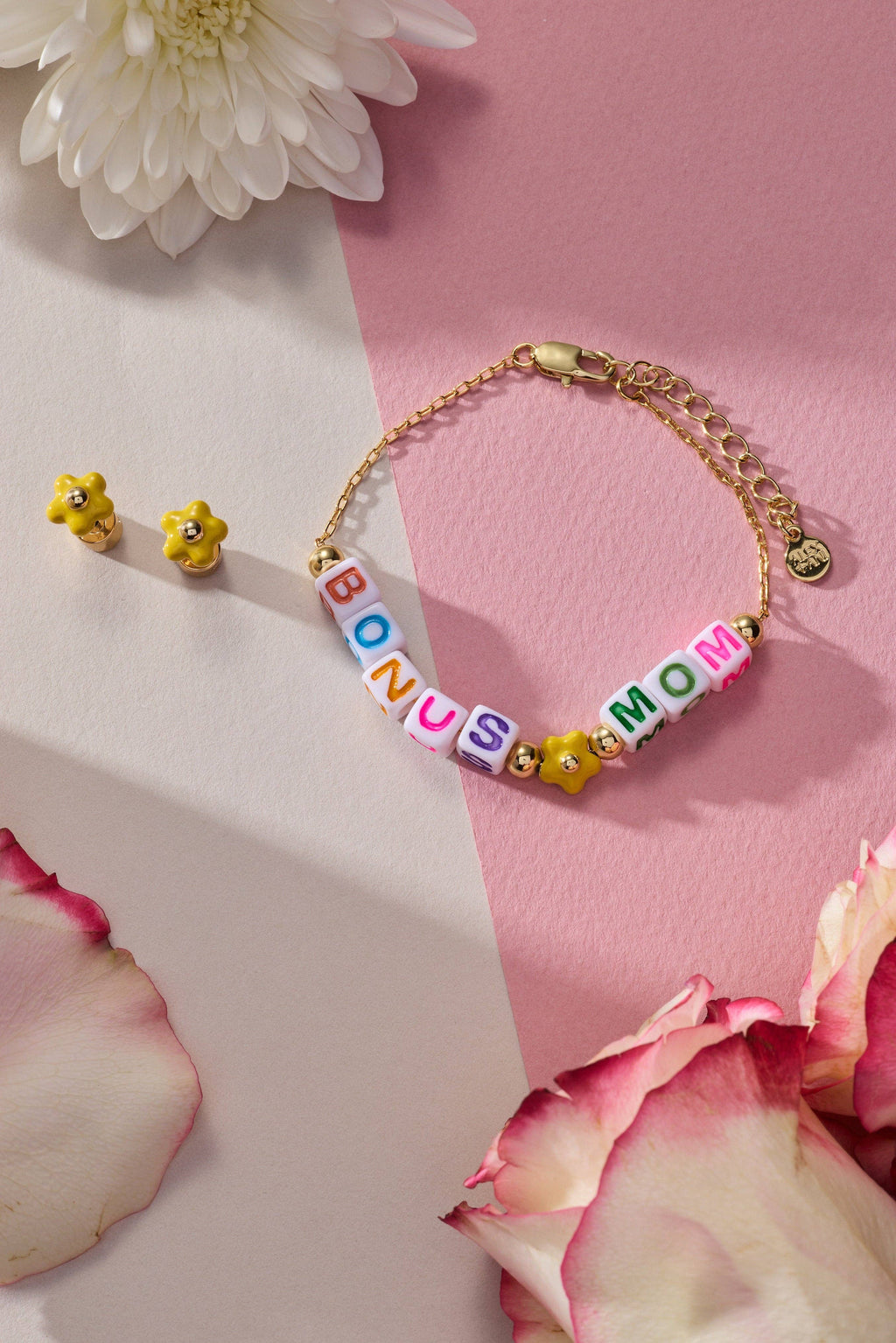 'Bonus Mom' Alphabet Bead Linear Bracelet: Gold